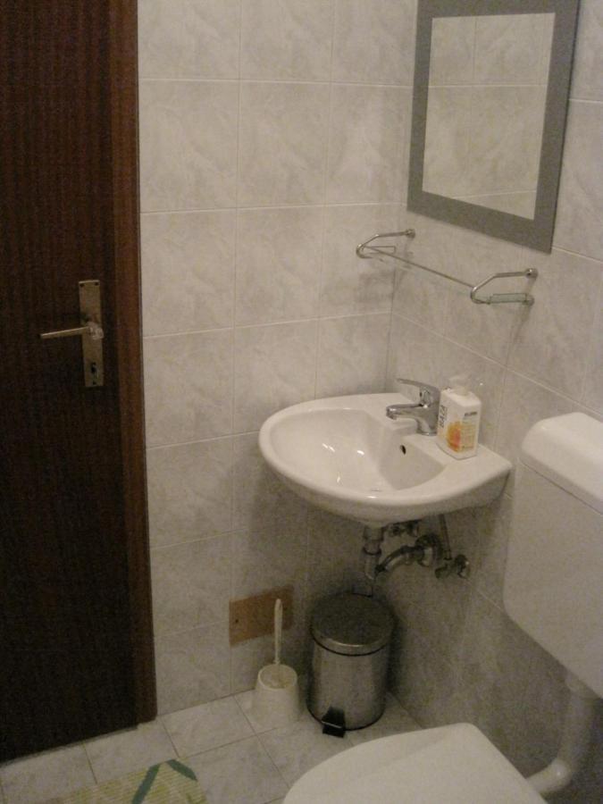 Apartments Ana And Vesna พูลา ภายนอก รูปภาพ