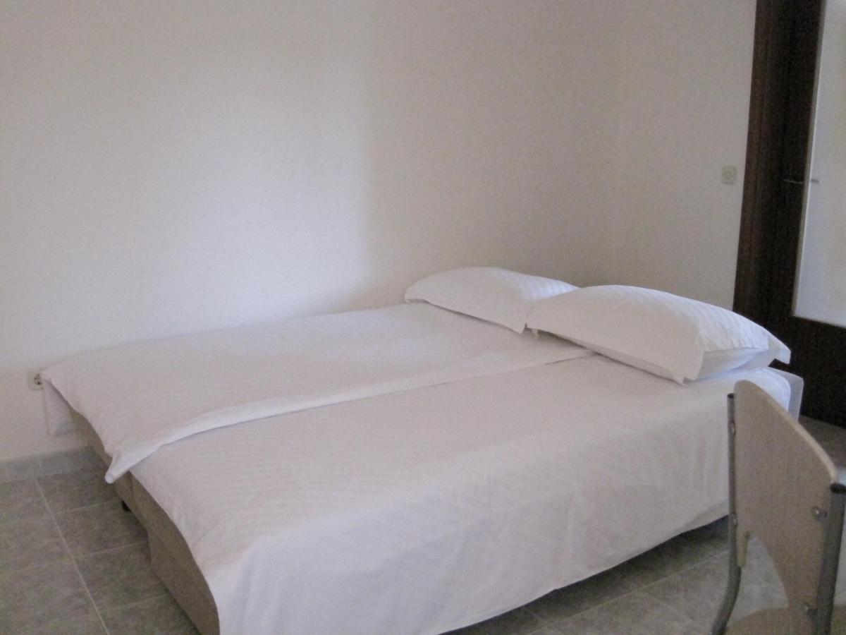 Apartments Ana And Vesna พูลา ภายนอก รูปภาพ