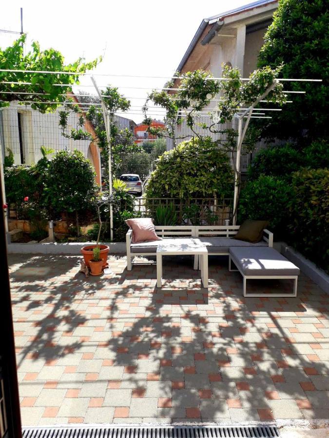 Apartments Ana And Vesna พูลา ภายนอก รูปภาพ